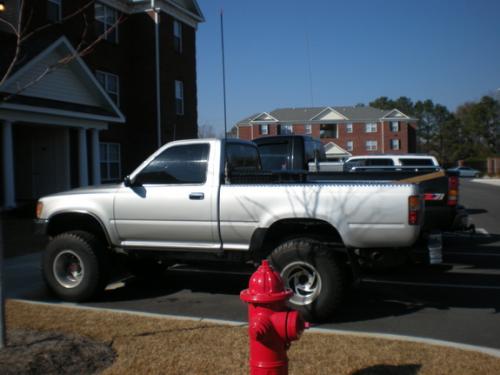 Photo of a 1989-1992 Toyota Truck in Silver Metallic (paint color code 147)