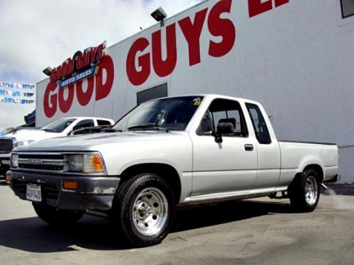 Photo of a 1989-1992 Toyota Truck in Silver Metallic (paint color code 147)