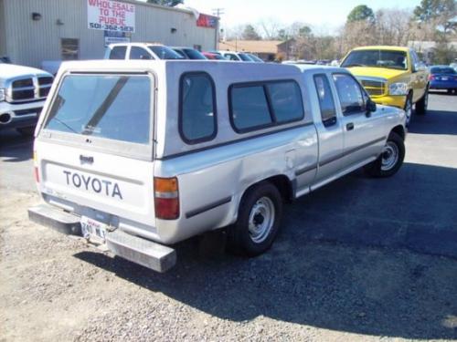 Photo of a 1989-1992 Toyota Truck in Silver Metallic (paint color code 147)