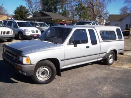 Photo of a 1989-1992 Toyota Truck in Silver Metallic (paint color code 147)