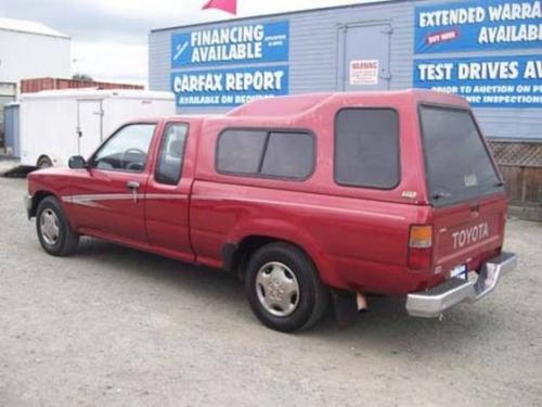 Photo of a 1992-1995 Toyota Truck in Garnet Pearl (paint color code 3K3)