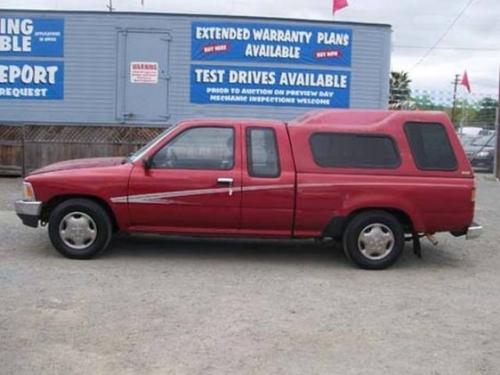 Photo of a 1992-1995 Toyota Truck in Garnet Pearl (paint color code 3K3)