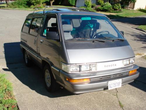 Photo of a 1989 Toyota Van in Gray Metallic (paint color code 168)