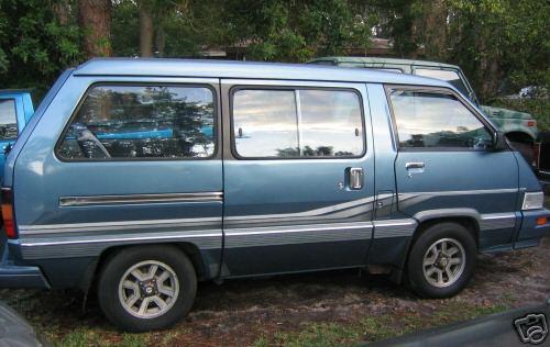 Photo of a 1986-1987 Toyota Van in Medium Blue Metallic (paint color code 8D4)