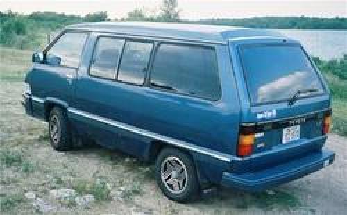 Photo of a 1988-1989 Toyota Van in Medium Blue Metallic (paint color code 8D7)