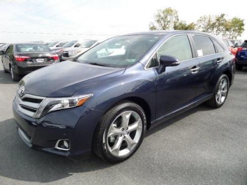 Photo of a 2015 Toyota Venza in Parisian Night Pearl (paint color code 8W6)